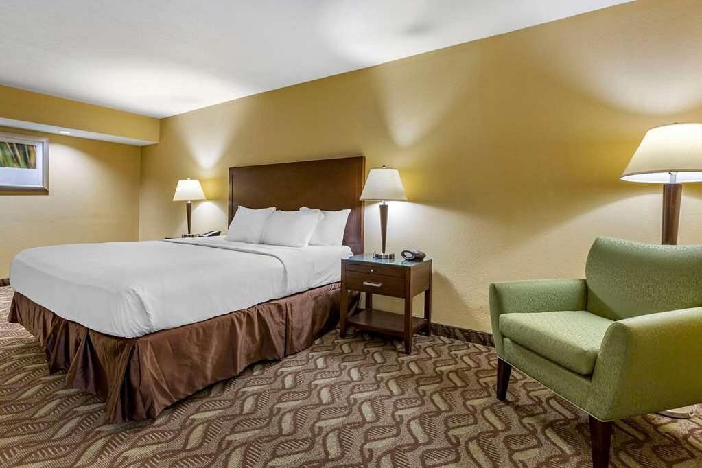 Clarion Inn & Suites, Roswell Exterior foto