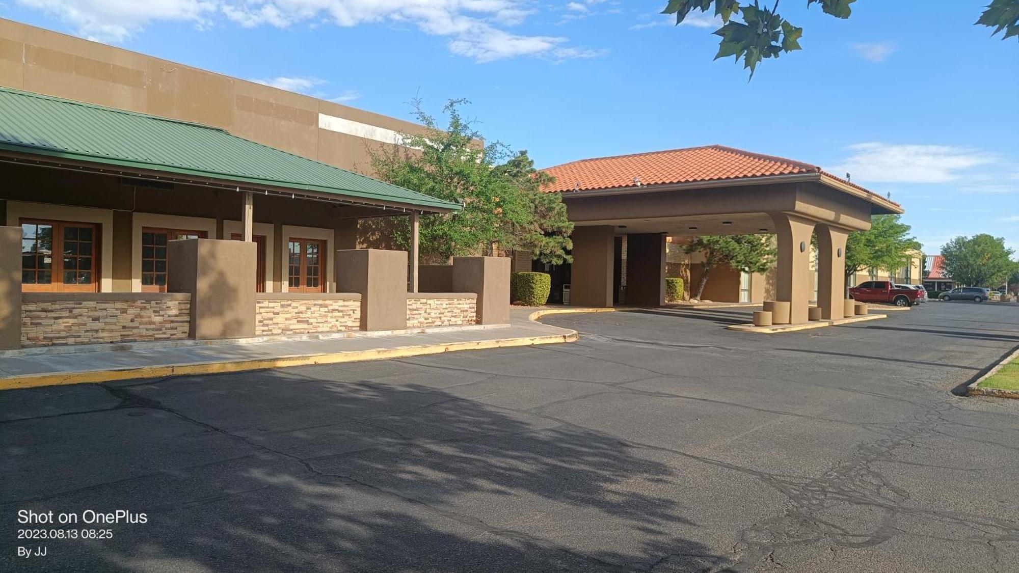 Clarion Inn & Suites, Roswell Exterior foto